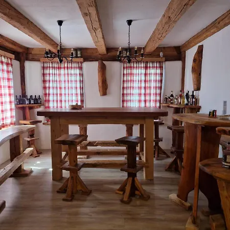 Janischhof 48 *