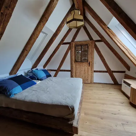 Janischhof 48 *