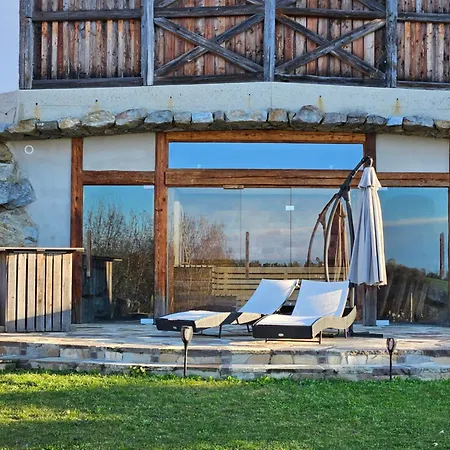 Janischhof 48 *